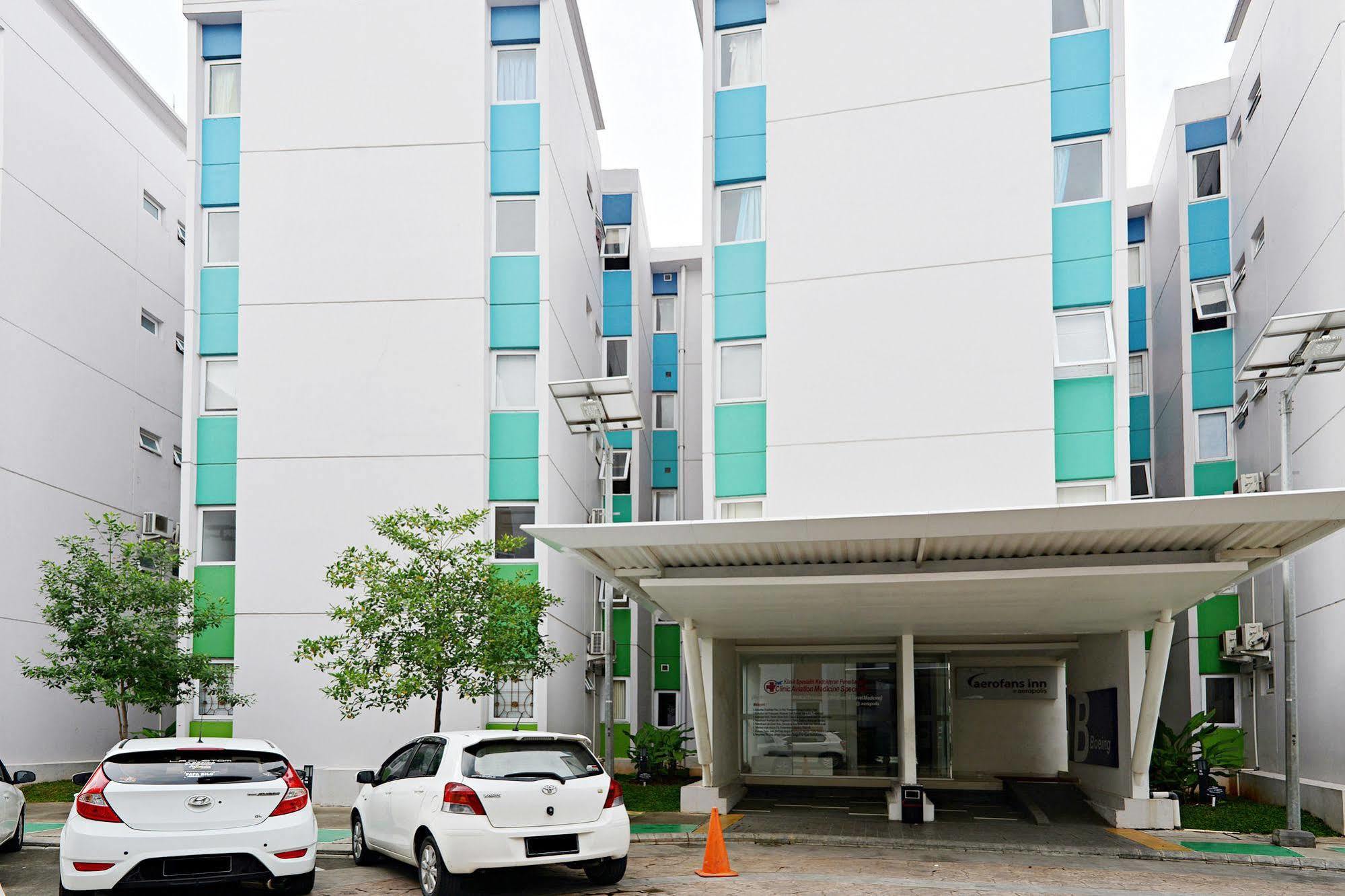 Zen Rooms Basic Tangerang Aeropolis Exterior photo